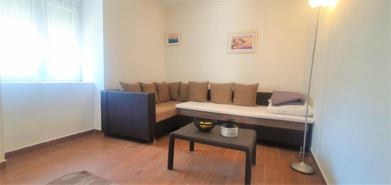 Apartment Fain - Private Parking ザダル エクステリア 写真